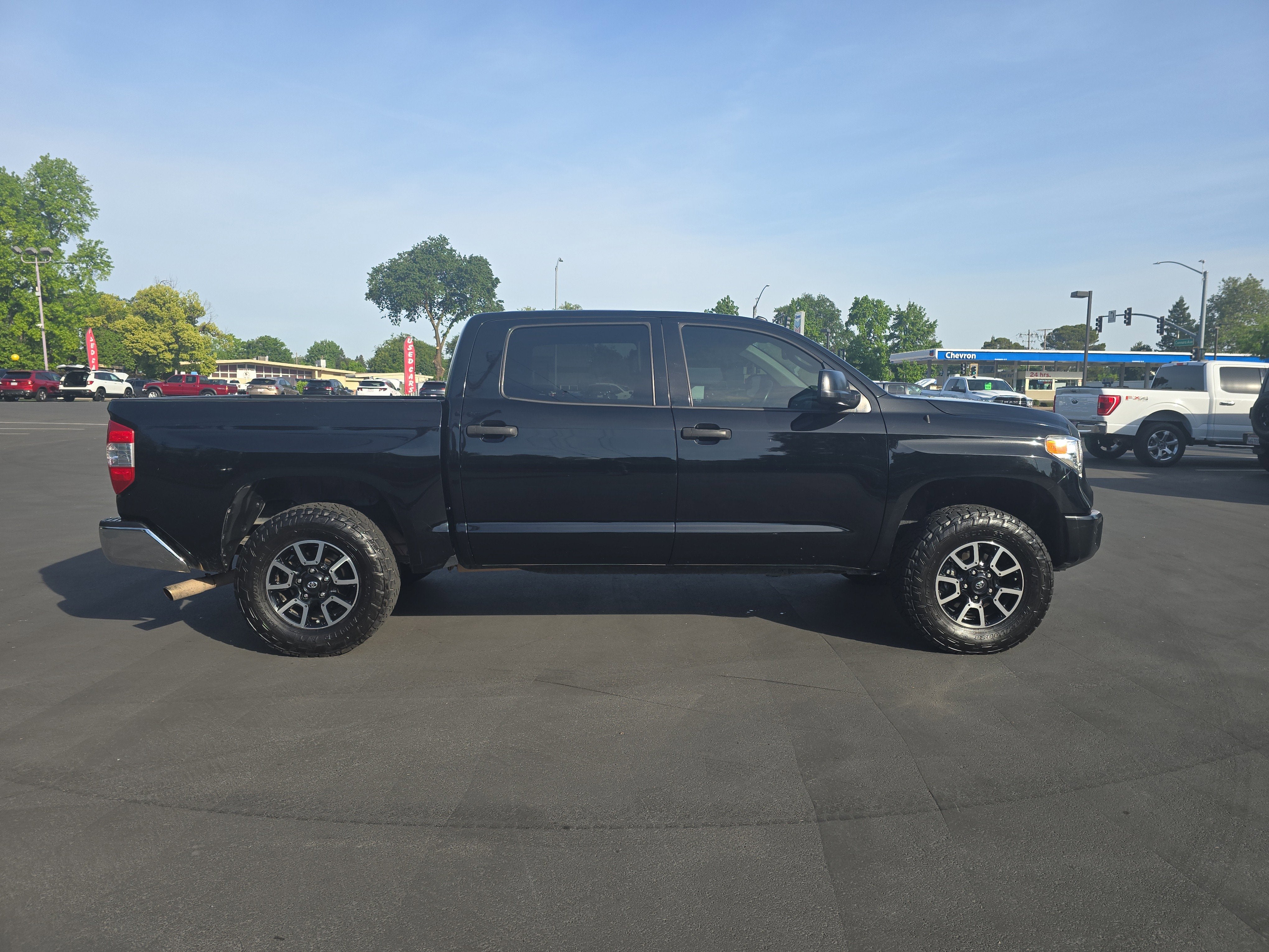 2017 Toyota Tundra SR5