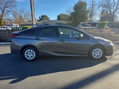 2020 Toyota Prius LE