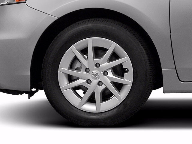 2014 Toyota Prius v Five