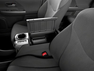 2014 Toyota Prius v Five