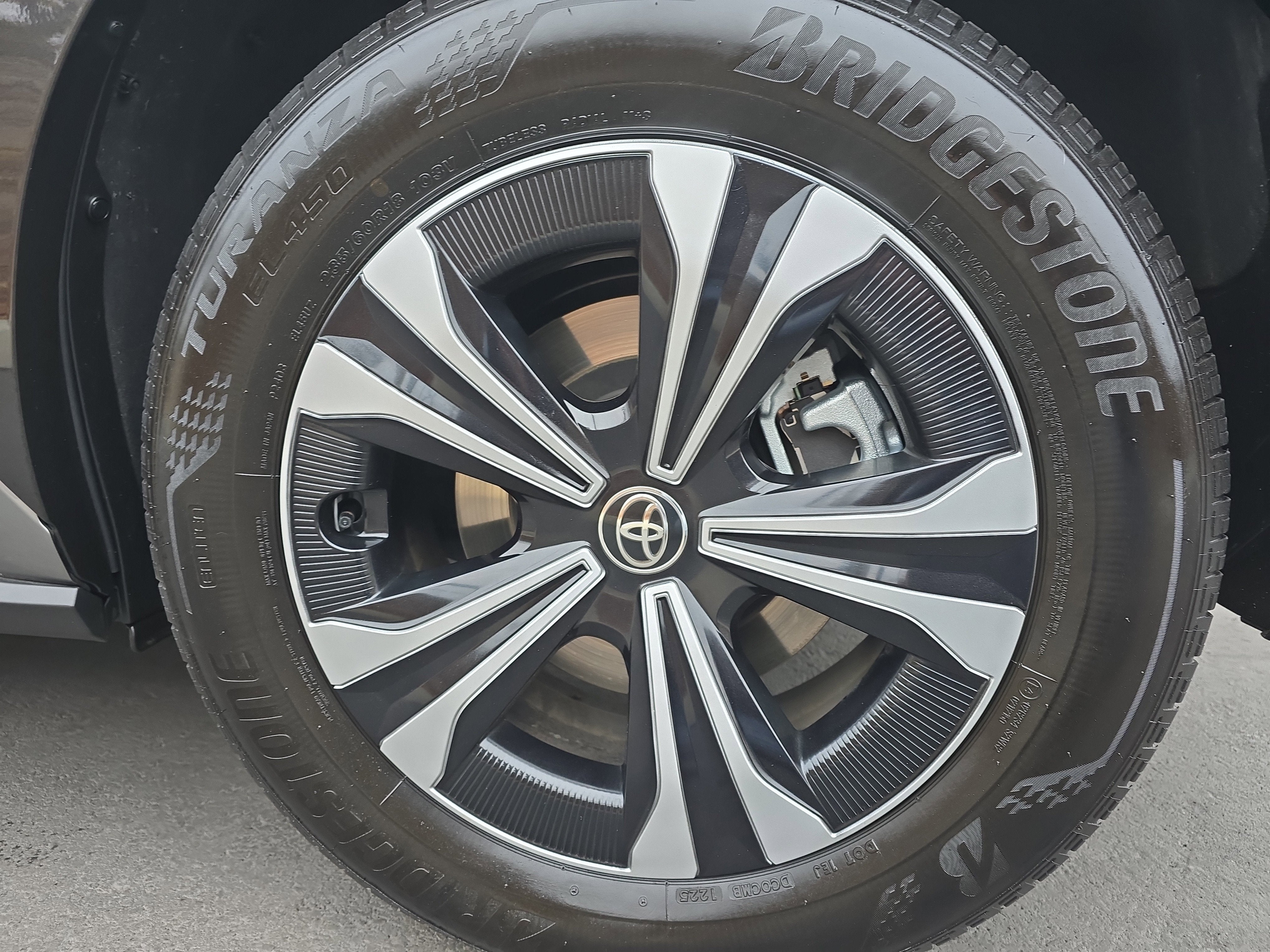 2025 Toyota bZ4X XLE