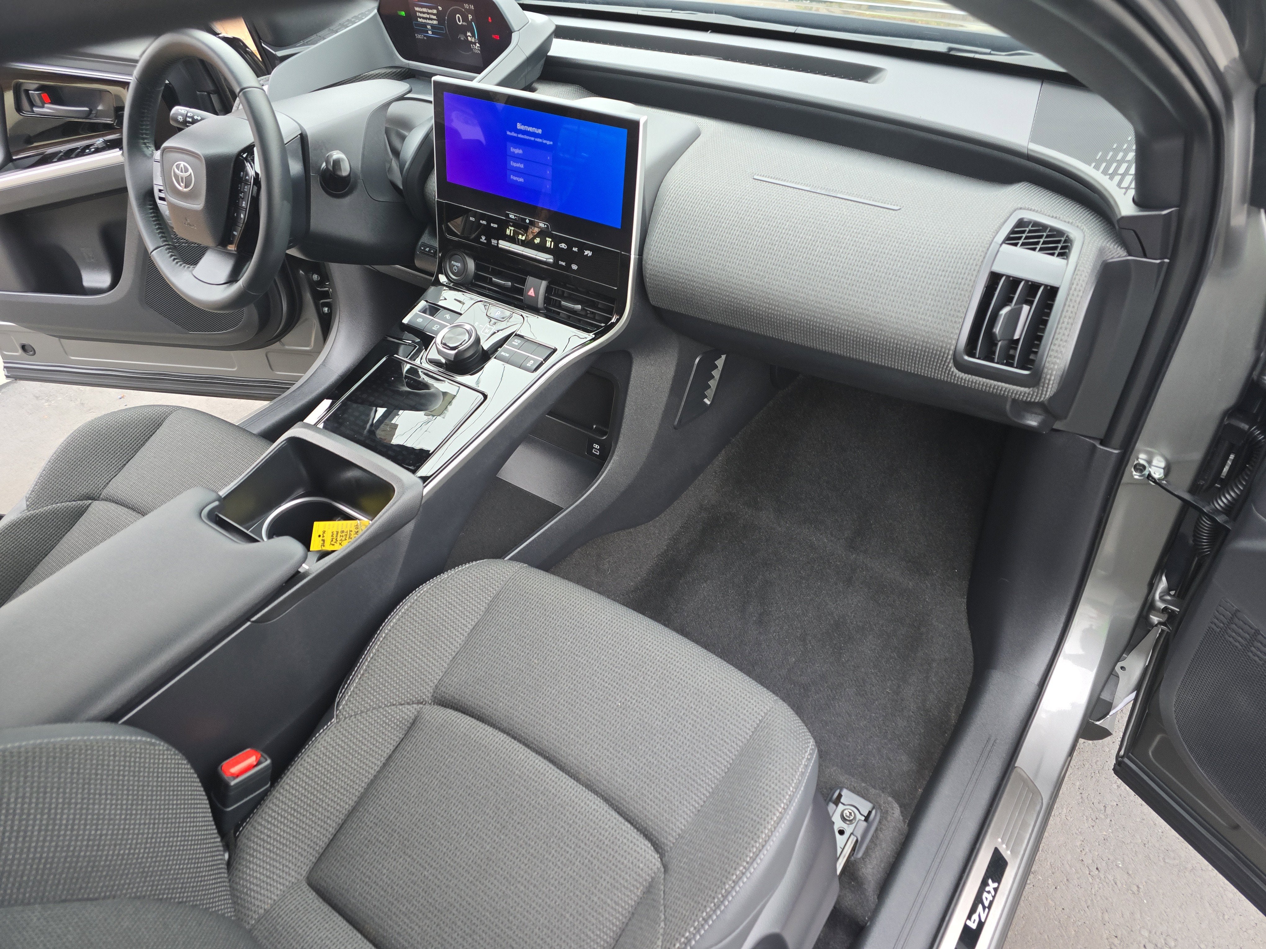 2025 Toyota bZ4X XLE