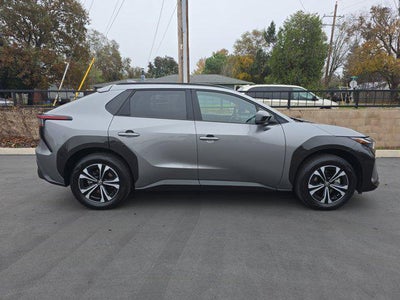 2025 Toyota bZ4X XLE