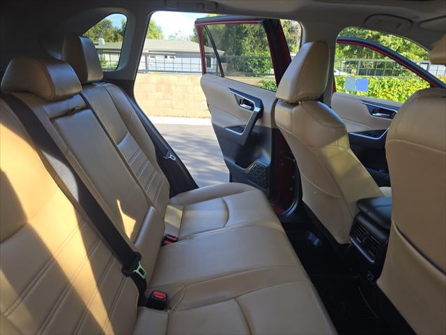 2025 Toyota RAV4 Hybrid XLE Premium