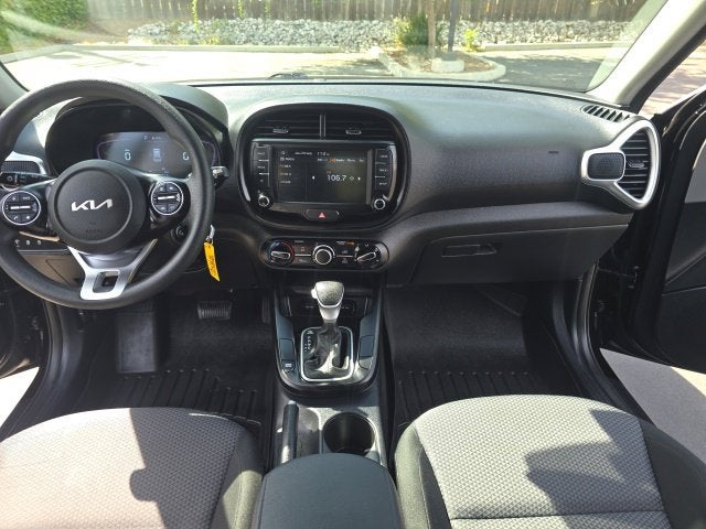 2023 Kia Soul LX - Photo 11