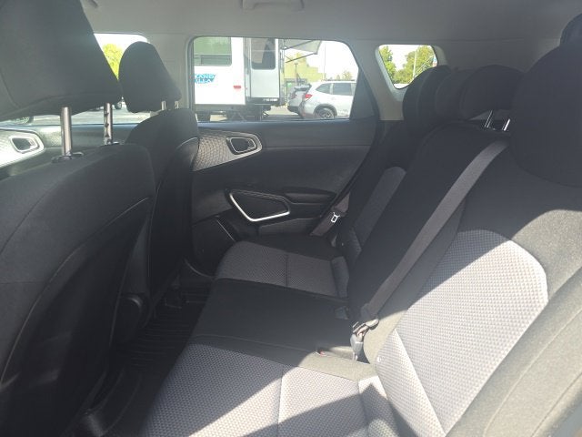 2023 Kia Soul LX - Photo 8