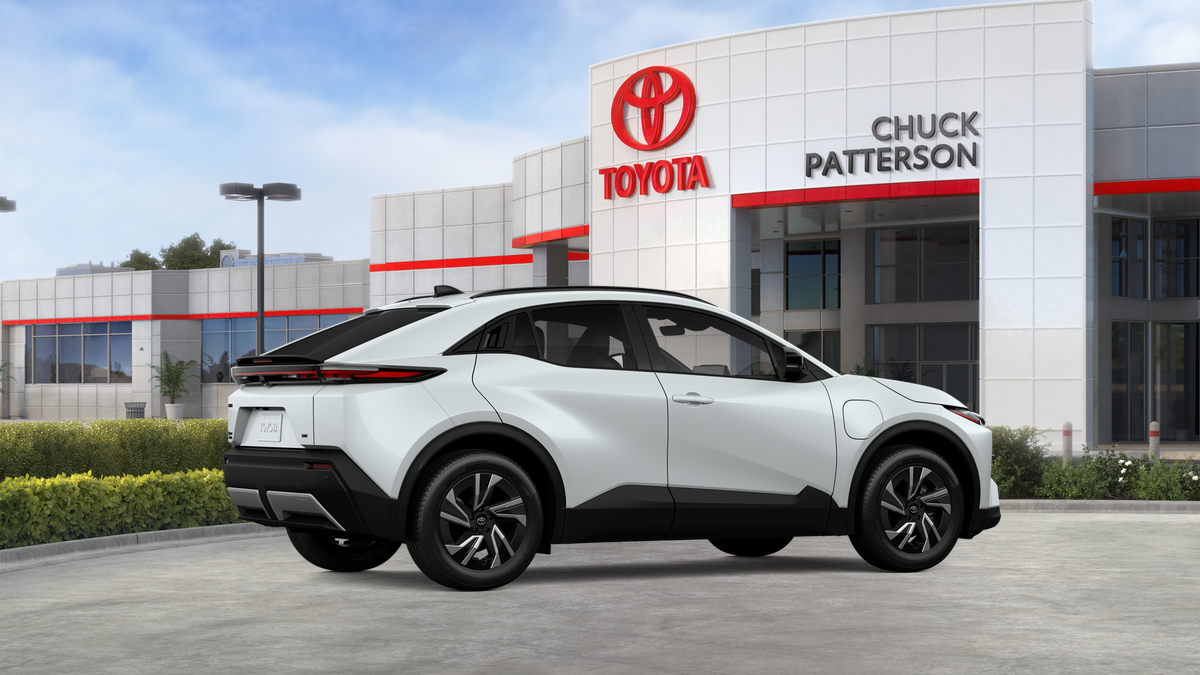 2027 Toyota C-HR SE