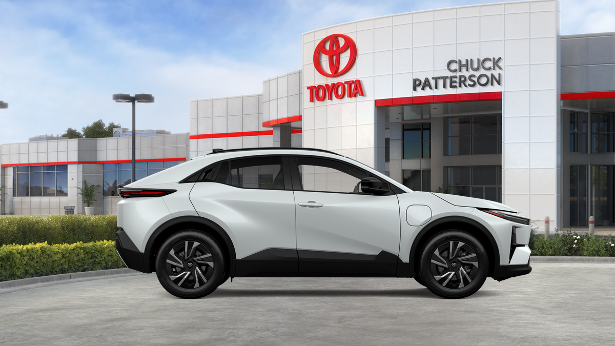 2027 Toyota C-HR SE