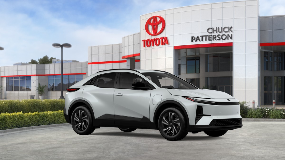 2027 Toyota C-HR SE