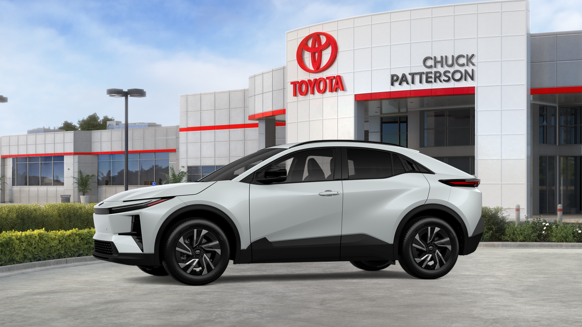 2027 Toyota C-HR SE
