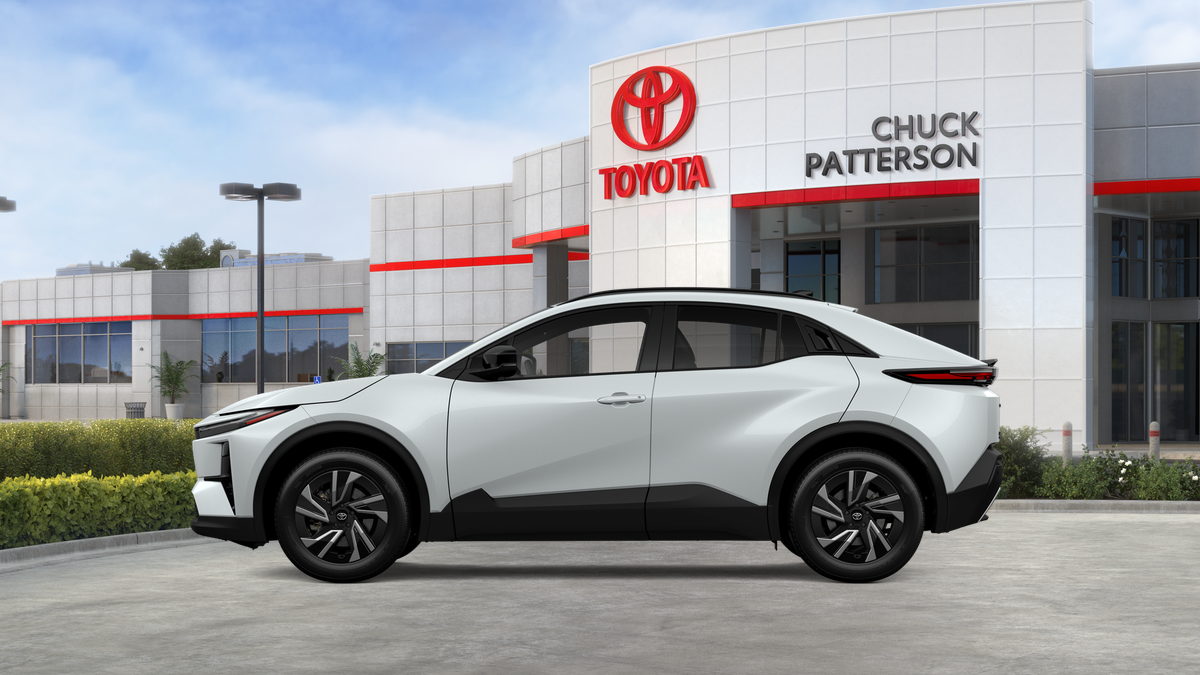2027 Toyota C-HR SE